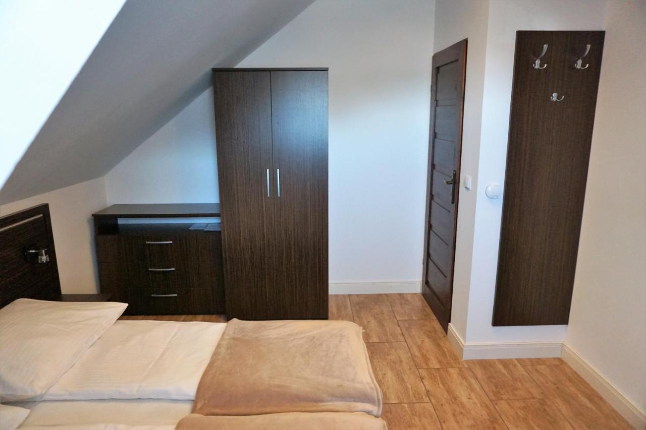 Dworek Gora I Kura Homestay Brenna